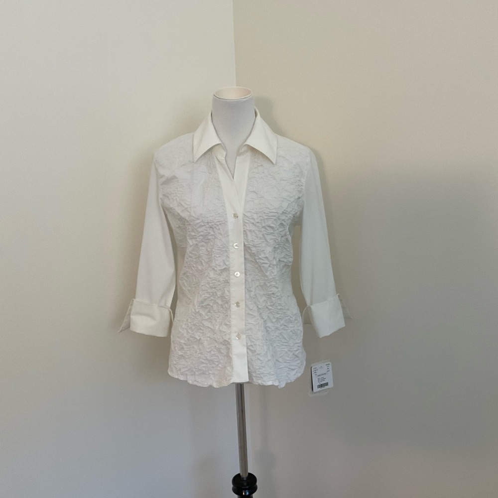 NWT Doncaster Signature White Crinkle-Texture Long Sleeve Button Down Blouse